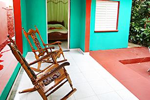 Casa Particular in Vinales, casa Villa Esmeralda, rent for room in vinales, vinales, bed and breakfast, cuba 