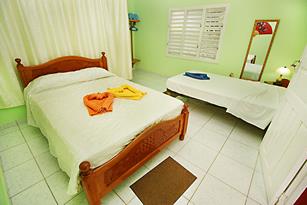 Casa Particular in Vinales, casa Villa Esmeralda, rent for room in vinales, vinales, bed and breakfast, cuba 