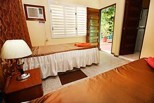 Casa Particular in Vinales, casa Villa Esmeralda, rent for room in vinales, vinales, bed and breakfast, cuba 