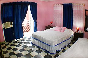 Casa Apartment Raul y Indira | Homestay, Guesthouse | casa particular in Havana Center | room for rent | Cuba