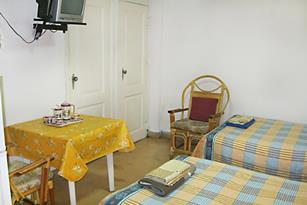 Apartment Francisquito, private apartment in old havana, guesthouses, bed and breakfast