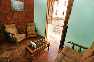 Apartment Los Pinos, private apartment in central havana, guesthouses, bed and breakfast