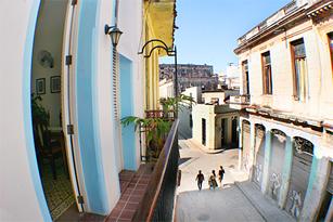 Casa Azul | Casa Particular in Old Havana | room for rent in Old Havana|Havana Bed and Breakfast 