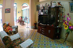 Casa Particular Mercedes | Old Havana Accommodation | room for rent | bed and breakfast | homestay