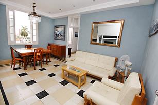 Apartment Him 23 & G | Guesthouse in Vedadp | bed and breakfast havana | family house Vedado |Lodging in Vedado| Cuba