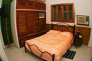 Apartment oramis y alex | Guesthouse in Vedadp | bed and breakfast havana | family house Vedado |Lodging in Vedado| Cuba