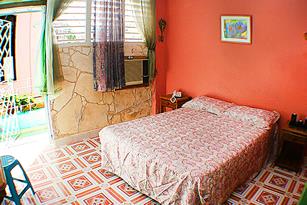 Apartment Gitana Tropical, fully independent apartment for rent in old havana, not shared, private entrance
