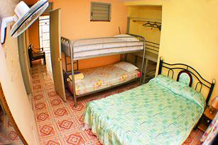 Apartment Ying Yang, fully independent apartment with balcony in old havana, private entrance, not shared