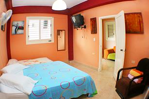Apartment Gisel | private apartment in Old Havana | bed and breakfast | habana vieja | guesthouses